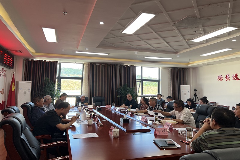 路橋集團召開“共建三十載，同行筑路夢”座談會