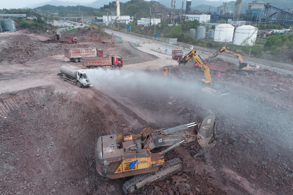 不停工、不斷檔，假期建設(shè)忙！