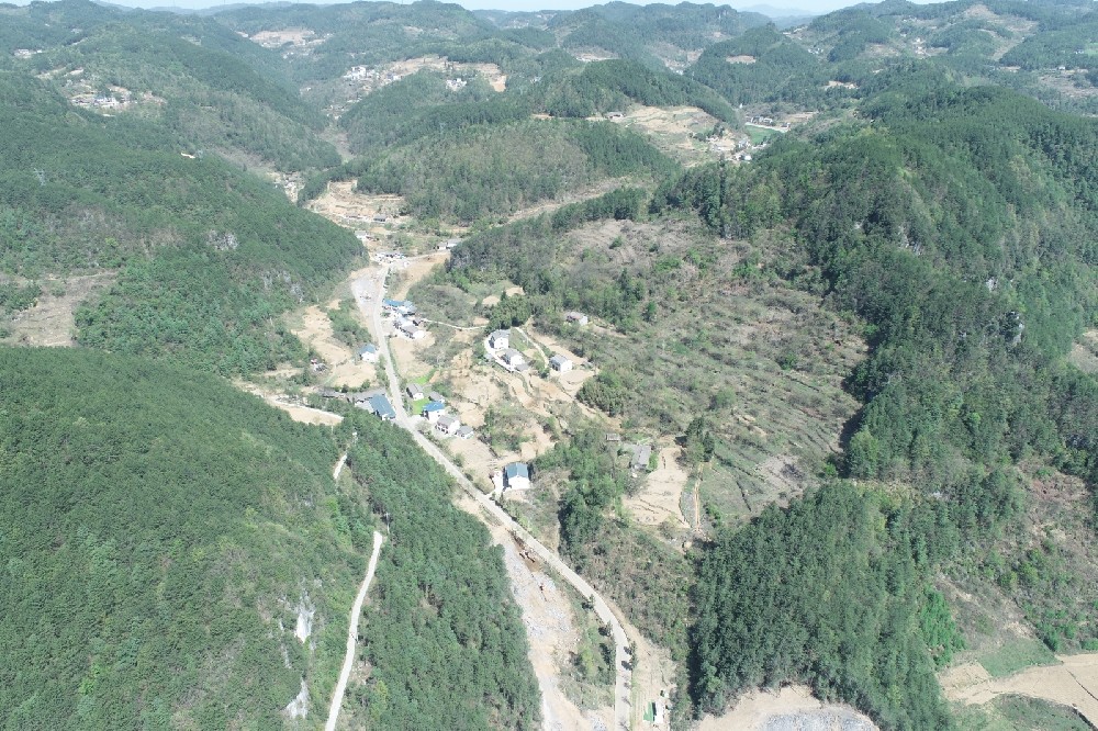 路愈寬，景愈明，可待漫慢行——朝天區(qū)曾家鎮(zhèn)（曾家場(chǎng)鎮(zhèn)至榮樂(lè)養(yǎng)生谷）段道路改建工程建設(shè)側(cè)記