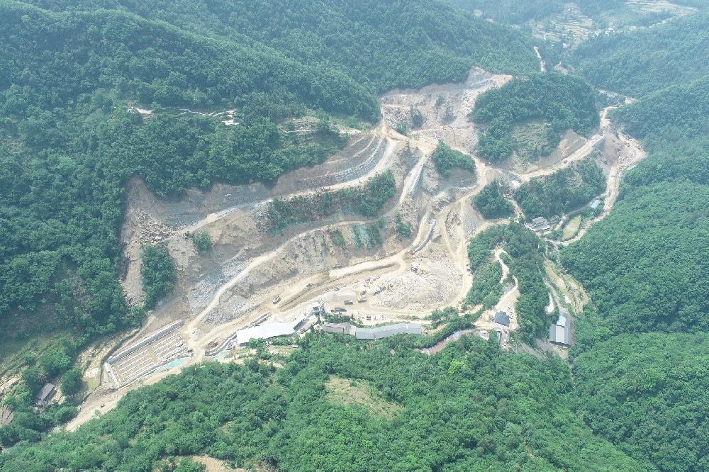 火力全開！下月路項(xiàng)目建設(shè)駛?cè)搿翱燔嚨馈?></a>
            </div>
            
            <div   id=